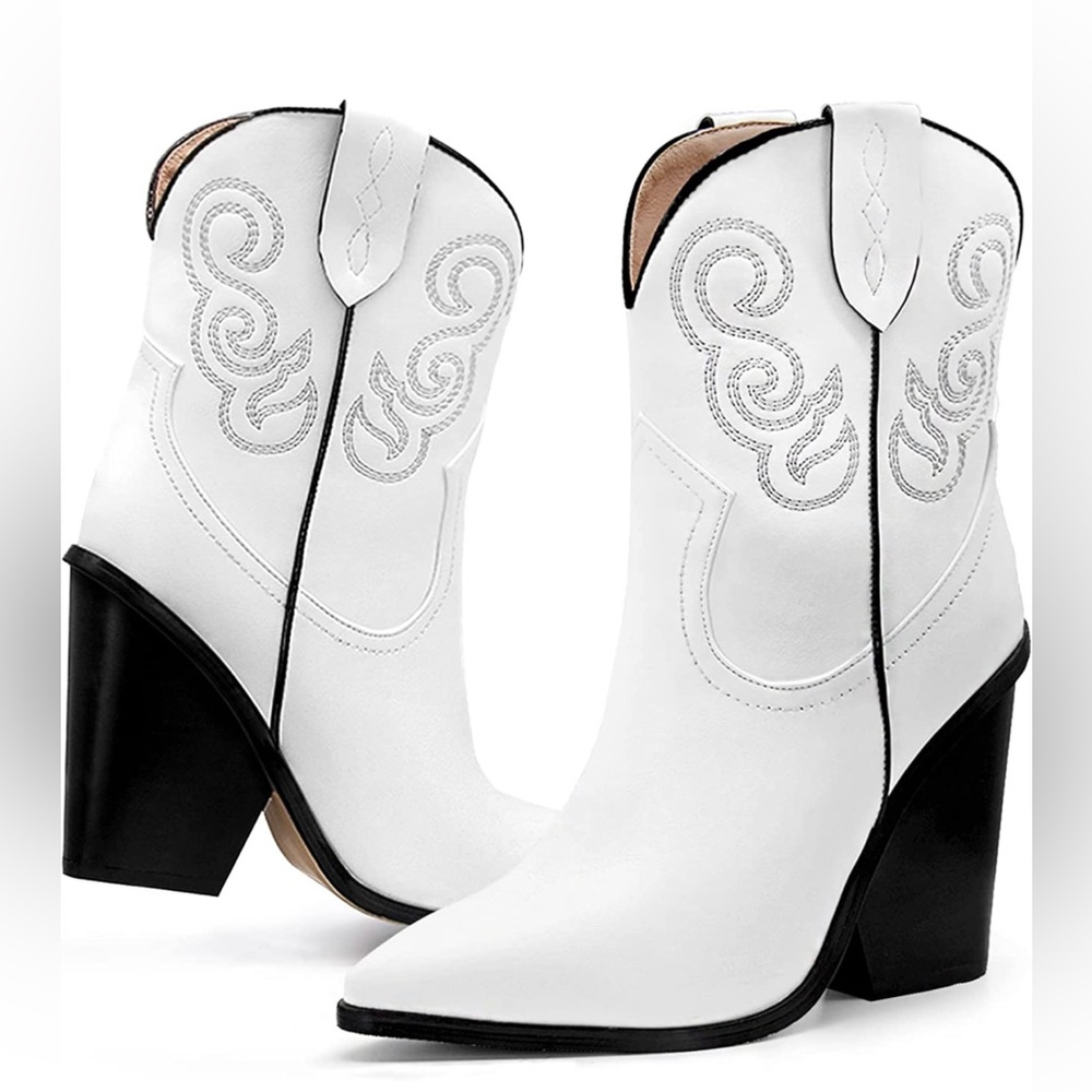 White cowgirl / cowboy boots great for Taylor Swift Eras Outfit